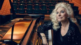 Judy Collins To Receive The 2019 Bistro Award For Lifetime Achievement