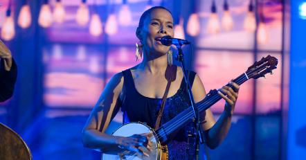 Rhiannon Giddens Performs "I'm On My Way" On "The Today Show"