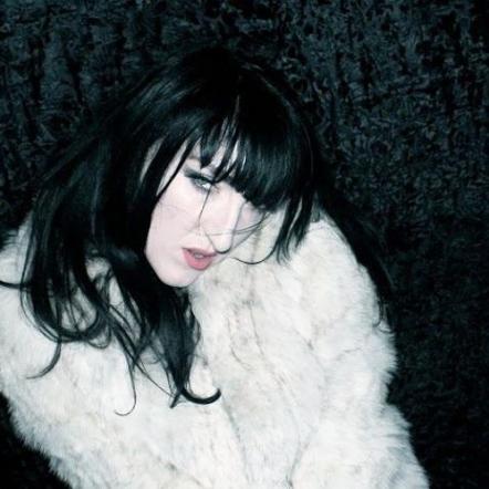 Emily Breeze Releases American Psycho Inspired Glossy Dark Pop 'Work'