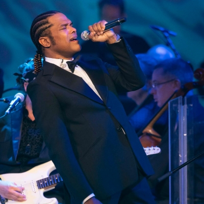 Maxwell Debuts Groundbreaking "A Night At The Symphony" Performances