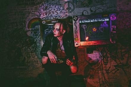 Justin ‡ Symbol (Aka Star Daddy) Releases Live Video For "End Times"