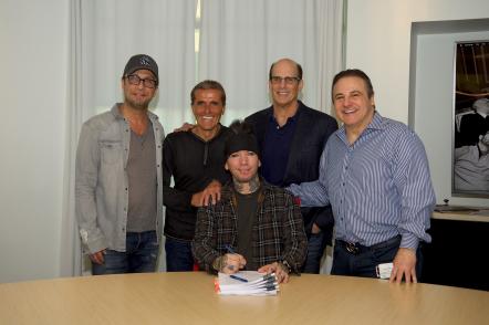 DJ Ashba Signs With Edgeout Records/ Universal Music