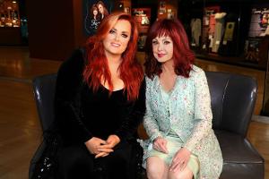The Judds To Receive Star On Hollywood Walk Of Fame!