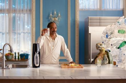 Snoop Dogg & SodaStream Wish You A Particurlarly Meaningful 2020 Holiday