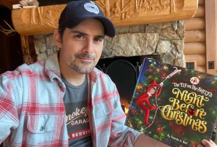 Country Music Superstar Brad Paisley Joins The Elf On The Shelf For Ho-Ho-Ho-holiday Fun This Year!