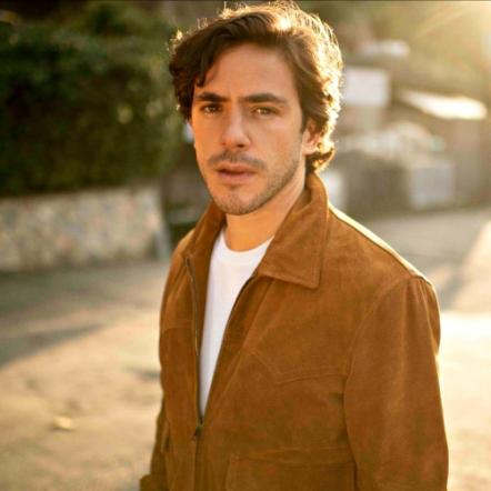 Jack Savoretti Pledges To Go The Distance For War Child's Peace Band Challenge