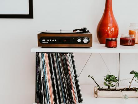 Interior Design Tips For Vinyl Addicts
