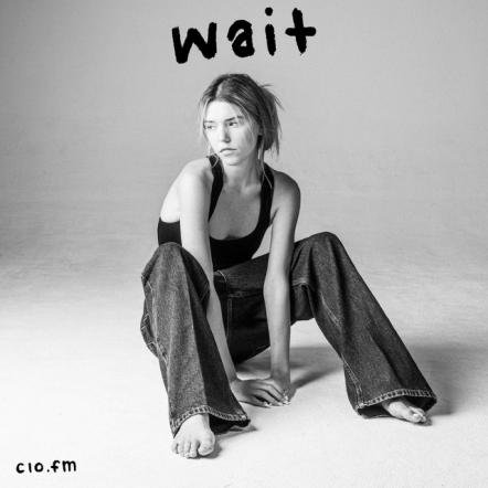 Los Angeles Singer/Songwriter CLO.FM Releases New Single "Wait"