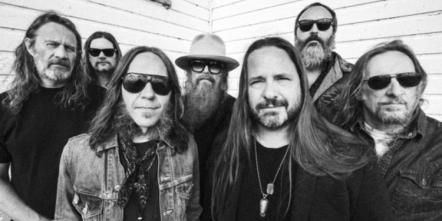 Blackberry Smoke's New Album 'Be Right Here' Debuts At No 1 On Album Charts